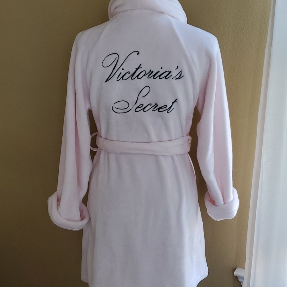VS cozy robe